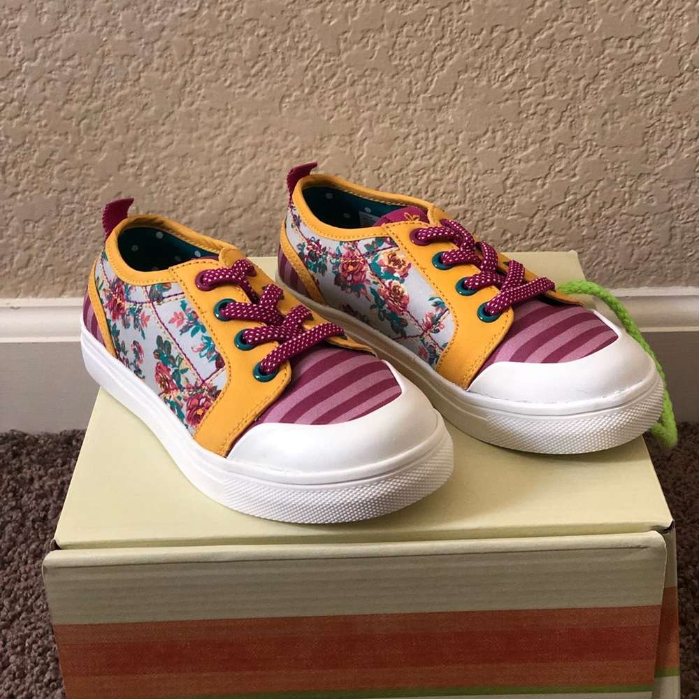 Cute Matilda Jane shoes (toddler size 10).